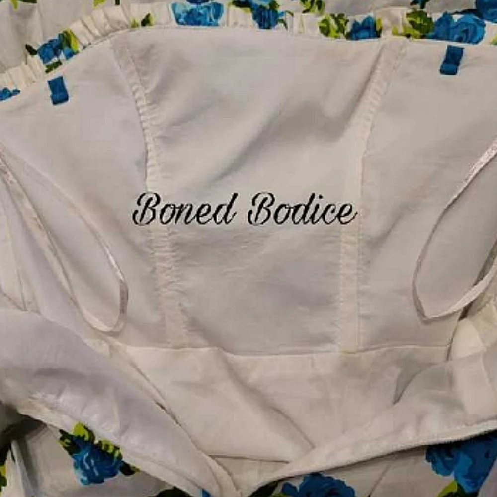 BETSEY JOHNSON Women's White / Blue Floral Strapless Fit & Flare Dress. Size 6 - Picture 7 of 8